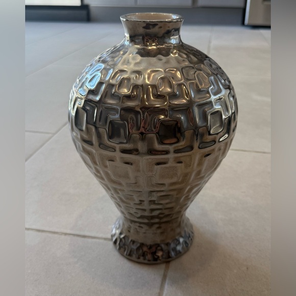 Jonathan Adler Silver Mirrored Vase - Picture 3 of 7